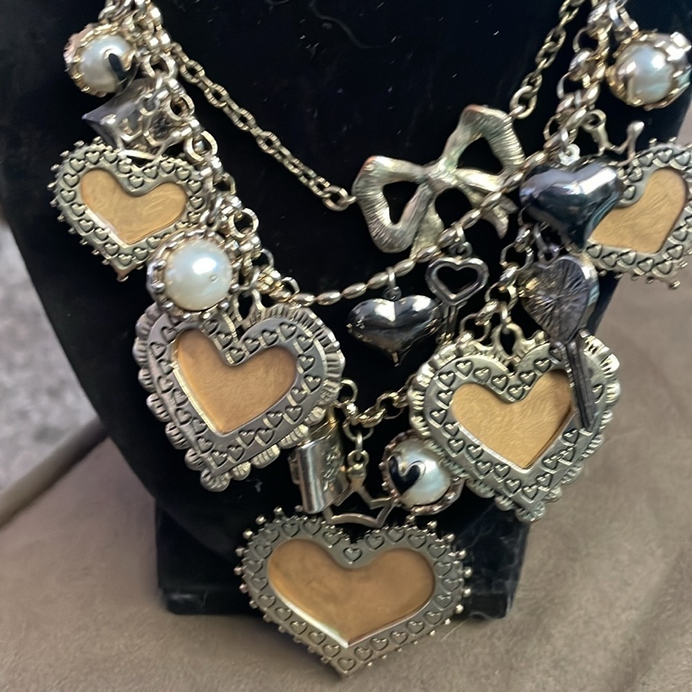 Vintage Betsy Johnson love leopard heart multi charm necklace - Picture 9 of 10
